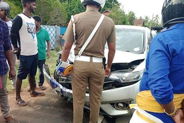 யாழில் கட்டுப்பாட்டற்ற வேகத்தால் தாய், தந்தை , மகனுக்கு நேர்ந்த சோகம்  (Photos) | Involved In An Accident Jaffna