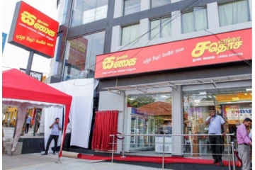 இலங்கையில் ஏற்பட்டுள்ள அவல நிலை - நீண்ட வரிசையில் காத்திருக்கும் மக்கள்