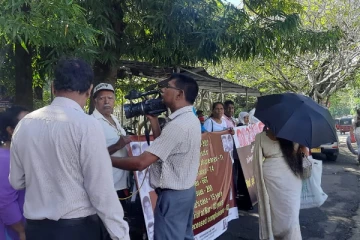 2008இல் கடத்தப்பட்ட 11 பேர் : கொழும்பில் அமைதிவழி போராட்டம்(Photos)