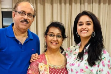 சிறு வயதில் தந்தையின் மடியில் தவழும் புகைப்படத்தை வெளியிட்ட கீர்த்தி சுரேஷ்.. அழகிய புகைப்படம்