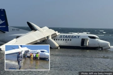 ஓடுதளத்தில் இருந்து விலகி கடலுக்குள் பாய்ந்த விமானம்: 55 பயணிகளின் நிலை என்ன?