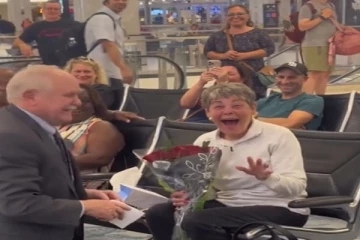 பல காலம் தாண்டி தனது காதலை சொன்ன முதியவர்