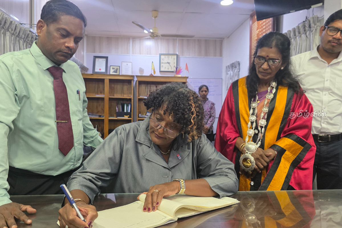 இலங்கைக்கான கியூபா தூதுவர்- மாநகர முதல்வர் மதிவதனி இடையே சந்திப்பு | Cuban Ambassador To Sl Meets Mayor Mathivathani இலங்கைக்கான கியூபா தூதுவர்- மாநகர முதல்வர் மதிவதனி இடையே சந்திப்பு | Cuban Ambassador To Sl Meets Mayor Mathivathani