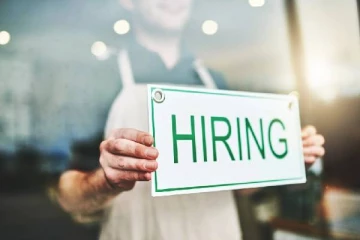 கல்வித் தகுதி தேவையில்லை... 90,000 பவுண்டுகள் வரை ஊதியம்: பிரித்தானியாவில் வேலை வாய்ப்புகள்