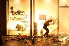 பொலிஸ் காவலில் இருந்த கருப்பின இளைஞர் பலி; கலவர பூமியான பெல்ஜியம்