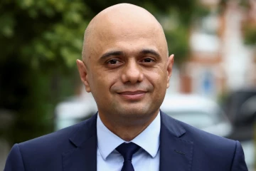 சர்ச்சையை கிளப்பிய தவறான கருத்தை தெரிவித்ததற்காக பிரித்தானியா சுகாதார செயலாளர் சாஜித் ஜாவித் பகிரங்க மன்னிப்பு