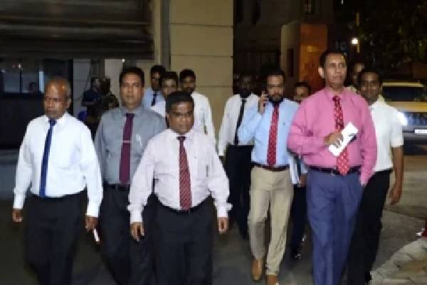 பாரிய தொழிற்சங்க நடவடிக்கை - தனியார் போக்குவரத்து தொடர்பில் வெளியாகியுள்ள அறிவிப்பு! | Sri Lanka Trade Union Struggle Transport Bus
