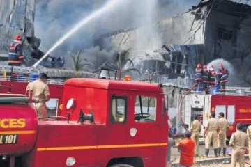 தம்பலகாமத்தில் வாகன உதிரிப்பாகக் கடை எரிந்து சேதம்