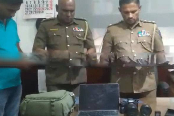 இலங்கையில் வெளிநாட்டு பெண்ணிடம் கைவரிசையை காட்டிய நபருக்கு நேர்ந்த கதி! | Man Remanded For Stealing Foreign Woman S Purse
