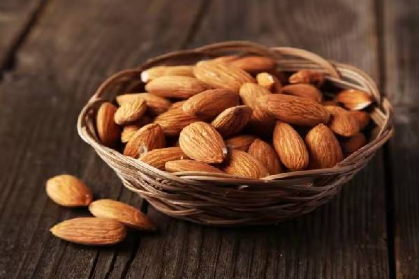 இலகுவாக உடல் எடையை குறைக்க உதவும் நட்ஸ் வகைகள் | Nuts To Reduce Weight Weight Loss