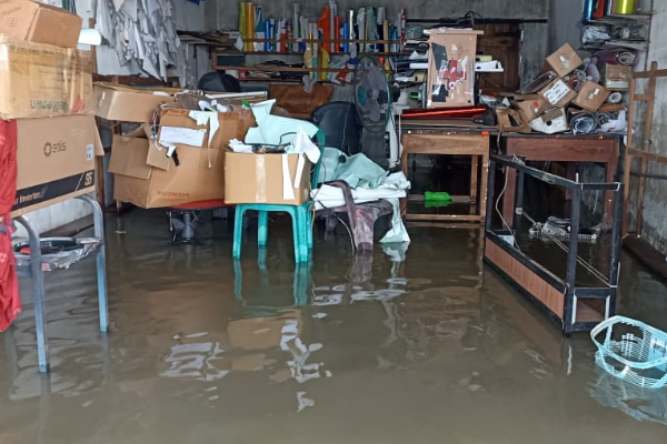 முழுமையாக வெள்ளத்தில் மூழ்கிய மூதூர் பிரதேசம் ; மக்கள் பெரும் அவதி | The Muttur Area Completely Submerged In Floods