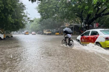 அடுத்த 3 மணி நேரத்திற்கு தமிழகத்தின் பல்வேறு மாவட்டங்களில் இடியுடன் கூடிய மழைக்கு வாய்ப்பு...!