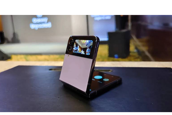 சாம்சங் நிறுவனத்தின் மடிக்கக்கூடிய samsung galaxy z flip 4 மாடல் அறிமுகம்! சிறப்பு அம்சங்கள் என்ன? | Samsung Launches Galaxy Z Flip4