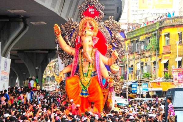 விநாயகர் சதுர்த்தியில் இவரை பார்க்காதீங்க..