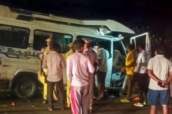 இந்தியாவை உலுக்கிய கோர விபத்து! 15 பேர் ஸ்தலத்திலேயே பலி | 15 Devotees Killed After Accident Rajasthan