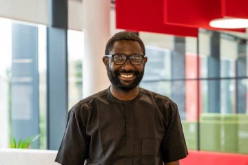 பெயரை மாற்றி வேலைபெற்ற இளைஞர்: பிரித்தானியாவில் நடந்த சம்பவம்