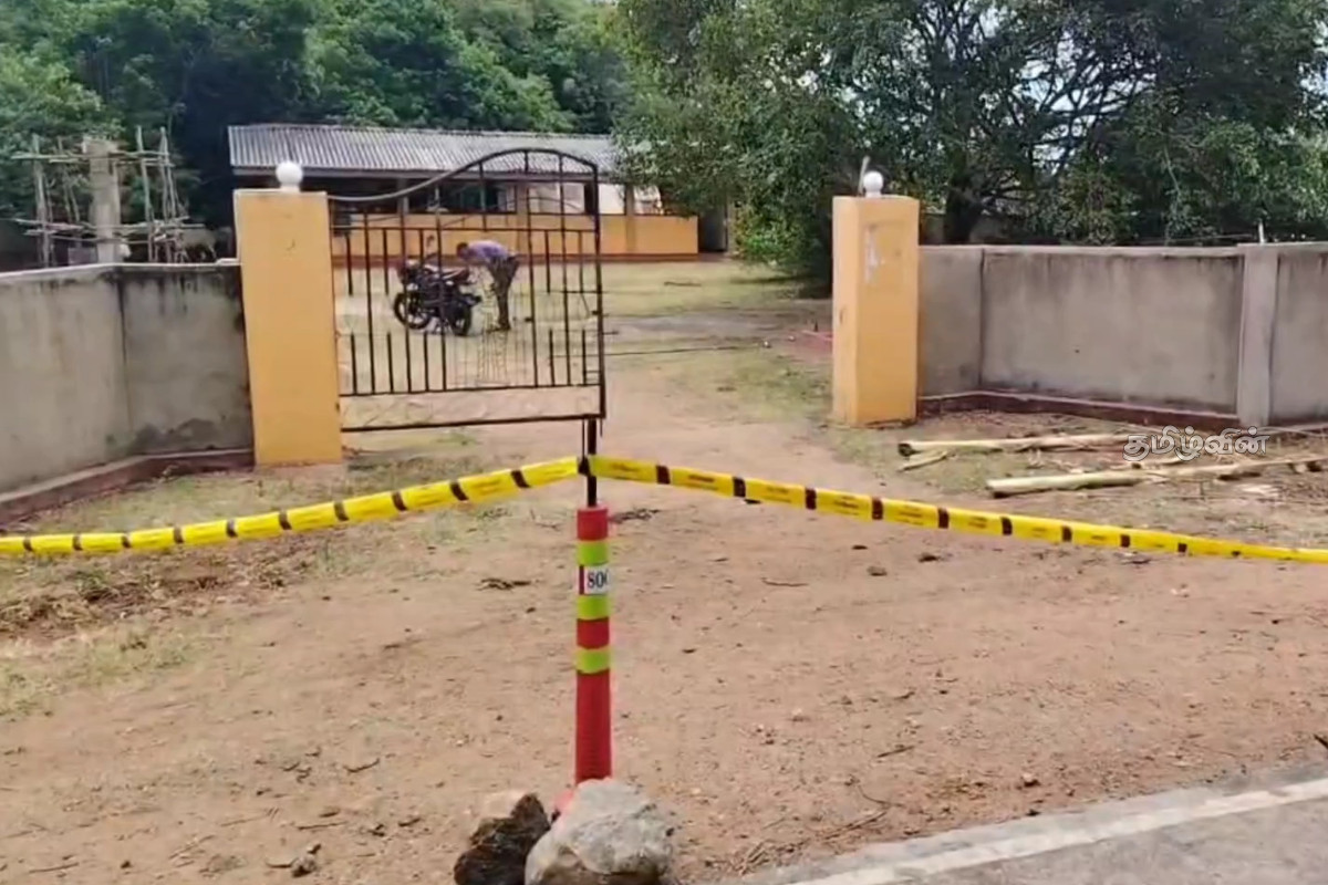 வலுக்கட்டாயமாக பூஜை செய்ய முற்பட்ட கும்பலை தடுத்த தாய் - மகனுக்கு நேர்ந்த கொடூரம் | Young Man Was Murdered In Omanthai Area வலுக்கட்டாயமாக பூஜை செய்ய முற்பட்ட கும்பலை தடுத்த தாய் - மகனுக்கு நேர்ந்த கொடூரம் | Young Man Was Murdered In Omanthai Area