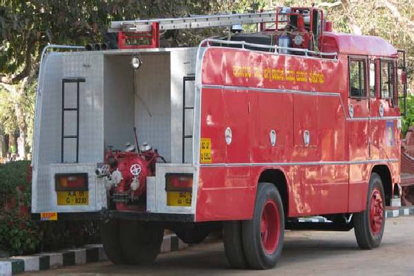 தீப்பெட்டி தொழிற்சாலை ஒன்றில் திடீரென தீப்பரவல் | A Sudden Fire Broke Out At A Matchbox Factory தீப்பெட்டி தொழிற்சாலை ஒன்றில் திடீரென தீப்பரவல் | A Sudden Fire Broke Out At A Matchbox Factory