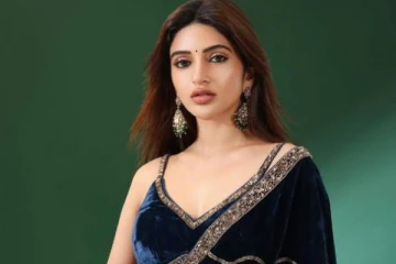 சேலையில் கலக்கும் நடிகை ஸ்ரீலீலா.. அழகில் மயக்கும் லேட்டஸ்ட் போட்டோஸ்!