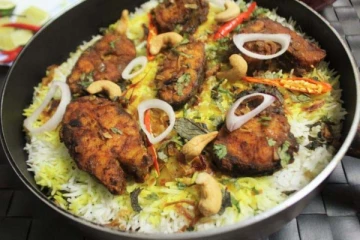 மீன் பிரியர்களே! அசத்தலான சுவையில் மீன் பிரியாணி செய்வது எப்படி?