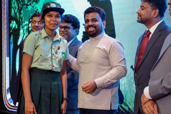 சுற்றாடல் முன்னோடி ஜனாதிபதி பதக்கம் ; யாழிற்கு பெருமை சேர்த்த மாணவி | Presidential Medal Environmental Pioneer 2025 Wins