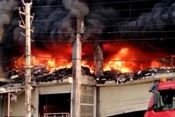 டெல்லியில் தீவிபத்து!  27 பேர் சடலங்களாக மீட்பு (Video)