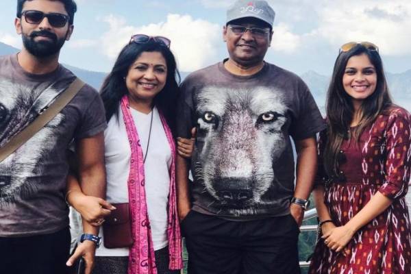 பாக்கியராஜ் வீட்டில் விஷேசம்.. போஸ்ட் போட்டு மகனை வாழ்த்திய பூர்ணிமா | Poornima Bhagyaraj Wish Her Son Wedding Day
