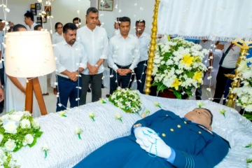 ஹெலிகாப்டர் விபத்தில் உயிரிழந்த விமானிக்கு ஜனாதிபதி நேரில் சென்று அஞ்சலி