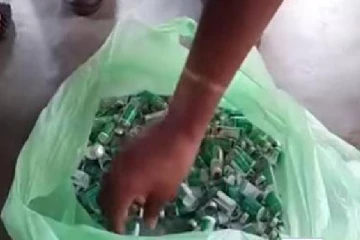 வைத்தியசாலை குளியலறையில் அஸ்ரா செனகா தடுப்பூசி குப்பிகள் கண்டுபிடிக்கப்பட்டதால் பதற்றம்