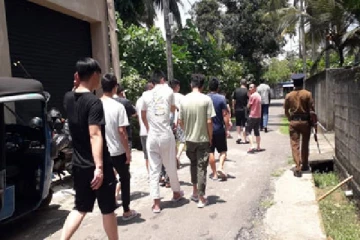 இலங்கையை விட்டு வெளியேற முற்பட்ட சீன தம்பதி அதிரடியாக கைது