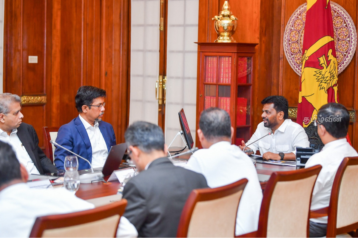 அரச நிறுவனங்களை முழுமையாக டிஜிட்டல் மயமாக்கும் பணிகள் துரிதம் - ஜனாதிபதி அநுரகுமார தலைமையில் மீளாய்வுக் கூட்டம் | Achieve Full Digitization Are Being Accelerated