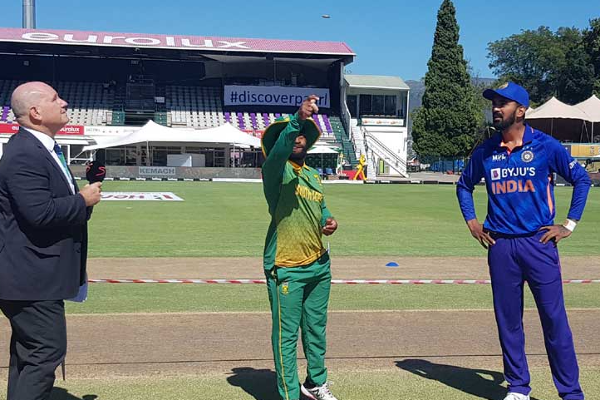 தென்னாப்பிரிக்கா அணியுடனனா கடைசி ஒரு நாள் போட்டி: இந்திய அணி பவுலிங் - தமிழ்நாடு