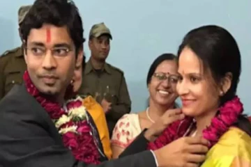 வெறும் 500 ரூபாயில் திருமணத்தை முடித்த IAS தம்பதியினர்! வைரலாகும் புகைப்படம்