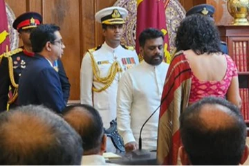 இலங்கையின் புதிய பிரதமராக பதவியேற்றுள்ள ஹரினி அமரசூரிய