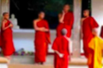 විශ්වවිද්‍යාල භික්ෂූන් තිදෙනකු නිරුවත් කර වද දෙයි..පක්ෂ 02කටත් චෝදනා..