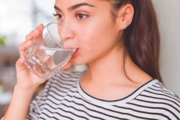 பழம் சாப்பிட்ட உடனே ஏன் தண்ணீர் குடிக்கக் கூடாது? | Why Not To Drink Water After Eating Fruits