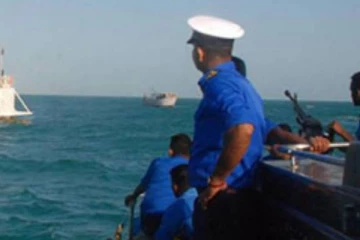 மன்னாரில் சட்டவிரோத தங்க கடத்தல் கும்பலை மடக்கிப்பிடித்த கடற்படையினர்!