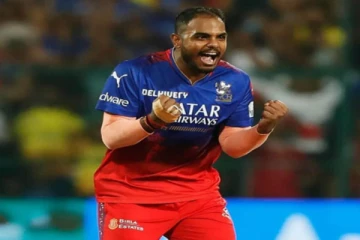 POCSO வழக்கில் சிக்கிய வீரரை தக்கவைத்த RCB - கொந்தளிக்கும் ரசிகர்கள்