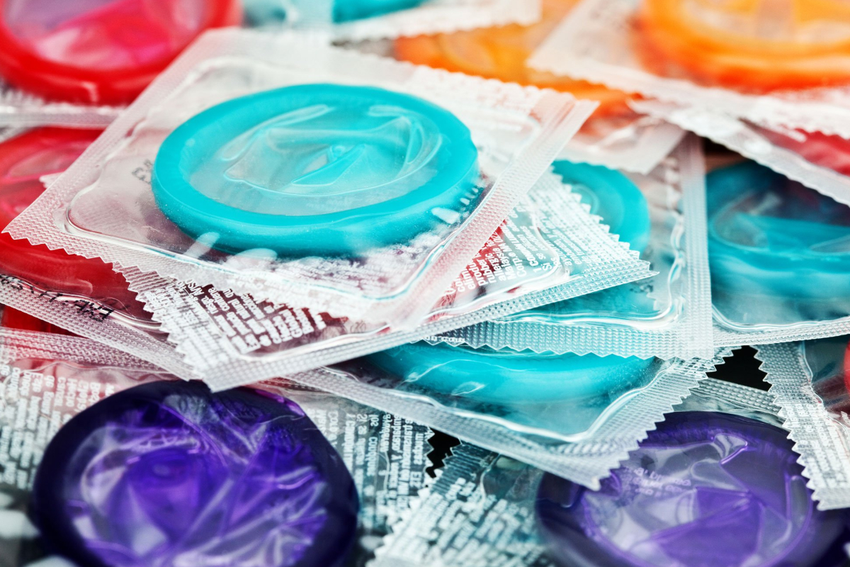 மத்திய கிழக்கில் போர் ;ஆணுறைகளுக்கும் தட்டுப்பாடு! | War In The Middle East Shortage Of Condoms