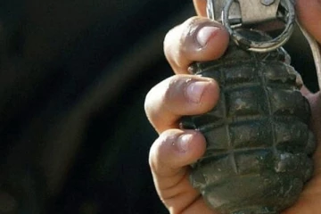 පාලු ඉඩමකින් හමු වූ අත්බෝම්බ..