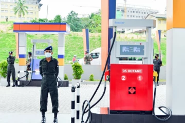 ඉන්ධන පිරවුම්හල් අසලට හමුදාව යොදවයි...