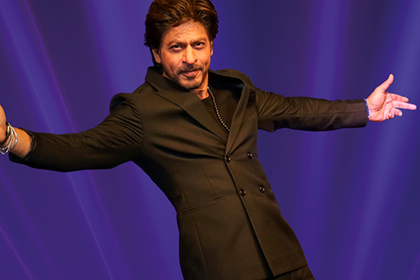 பாலிவுட் பாட்ஷா ஷாருக்கான் வீட்டின் கரண்ட் பில் எவ்வளவு தெரியுமா.. தெரிஞ்சா உங்களுக்கே ஷாக் அடிக்கும் | Shah Rukh Khan House Current Bill