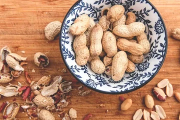 தினமும் ஒரு கைப்பிடி அளவு வேர்க்கடலை சாப்பிட்டால் கிடைக்கும் பயன் என்ன தெரியுமா?