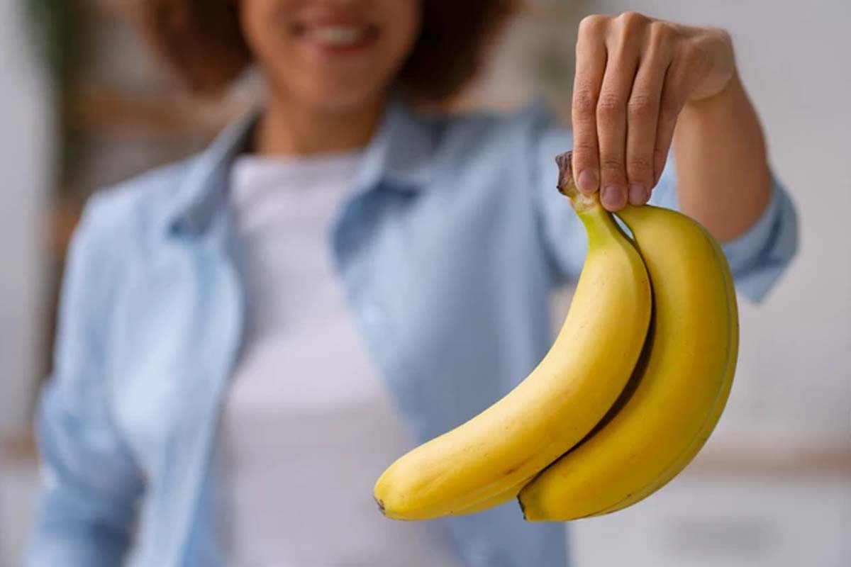 தினமும் ஒரு வாழைப்பழம் சாப்பிட்டால் உடலில் என்ன நடக்கும்? | What Benefits You Get If You Eat Banana Regularly