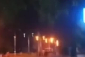 ඉන්ධන මිලට එරෙහි මාතර විරෝදතාවයක් නිසා පොලීසිය හා ජනතාව අතර උණුසුම් තත්වයක්.. (VIDEO)