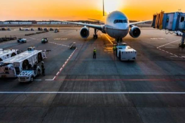 பிரித்தானிய முழுவதும் விமான சேவை பாதிப்பு! | Air Service Affected By Technical Failure In Uk