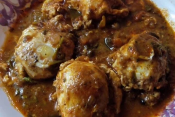 ஓட்டல் சுவையில் உடைத்து ஊற்றிய முட்டை குழம்பு...  ஊரே மனக்கும் வாசனை