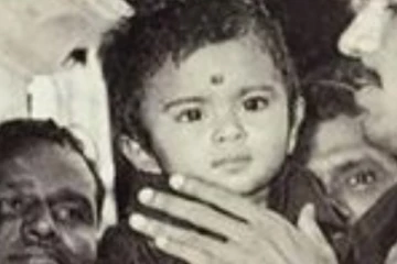 இந்த புகைப்படத்தில் இருக்கும் முன்னணி நட்சத்திரம் யார் தெரியுமா, இதோ பாருங்க