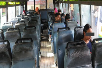 பேருந்தில் தனியாக பாடசாலை சென்ற மாணவிக்கு நேர்ந்த விபரீதம்!