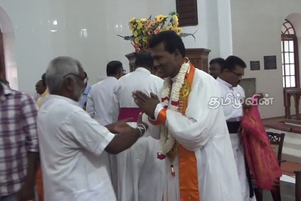 சமூகப் பணிக்காக என்னை அர்ப்பணிப்பேன்: யாழ்.ஆதீனத்தின் புதிய பேராயர் (Photos) | Srilanka Crisis Political Situation Rajapaksa